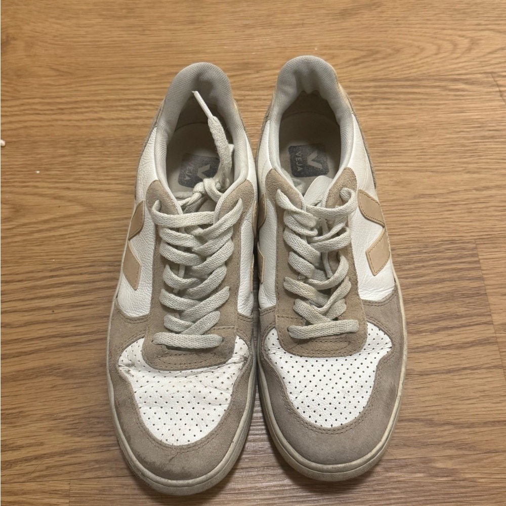 Veja Beige and White Women's Sneakers